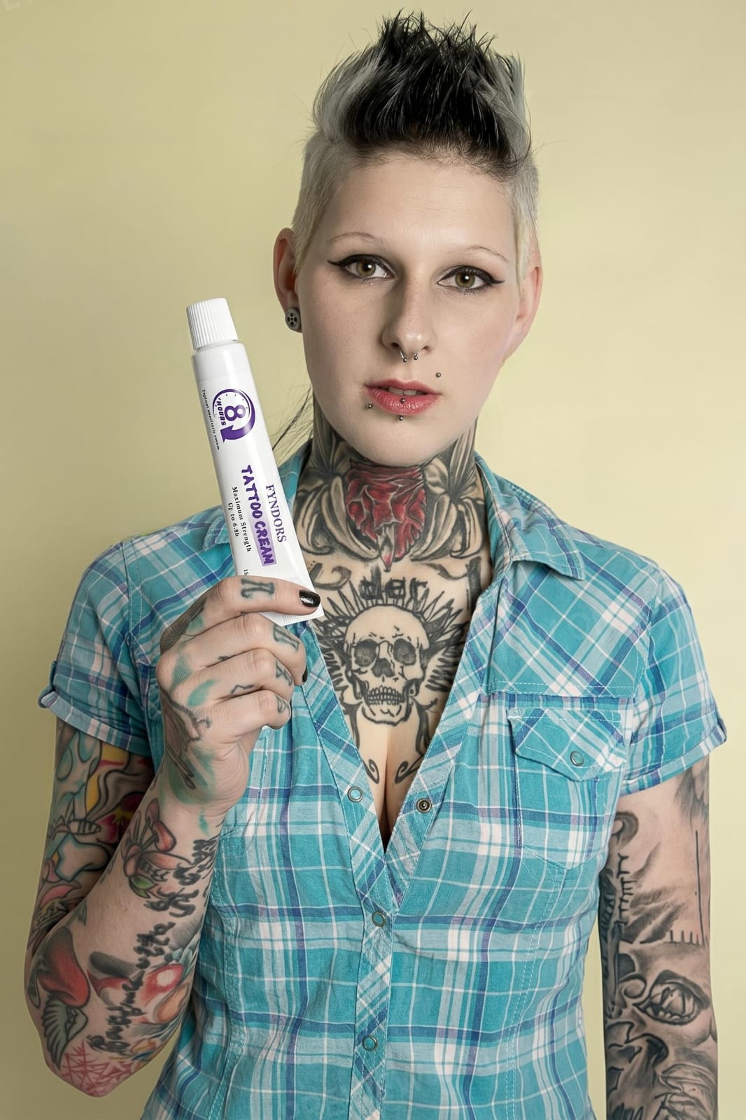 Customer showcasing MIRASCA numbing cream